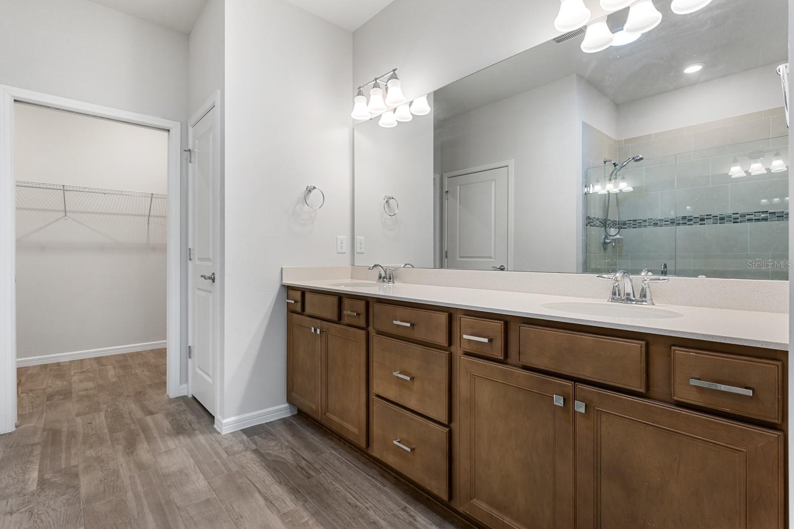 Image 17 of 40 For 2458 Cliff Way