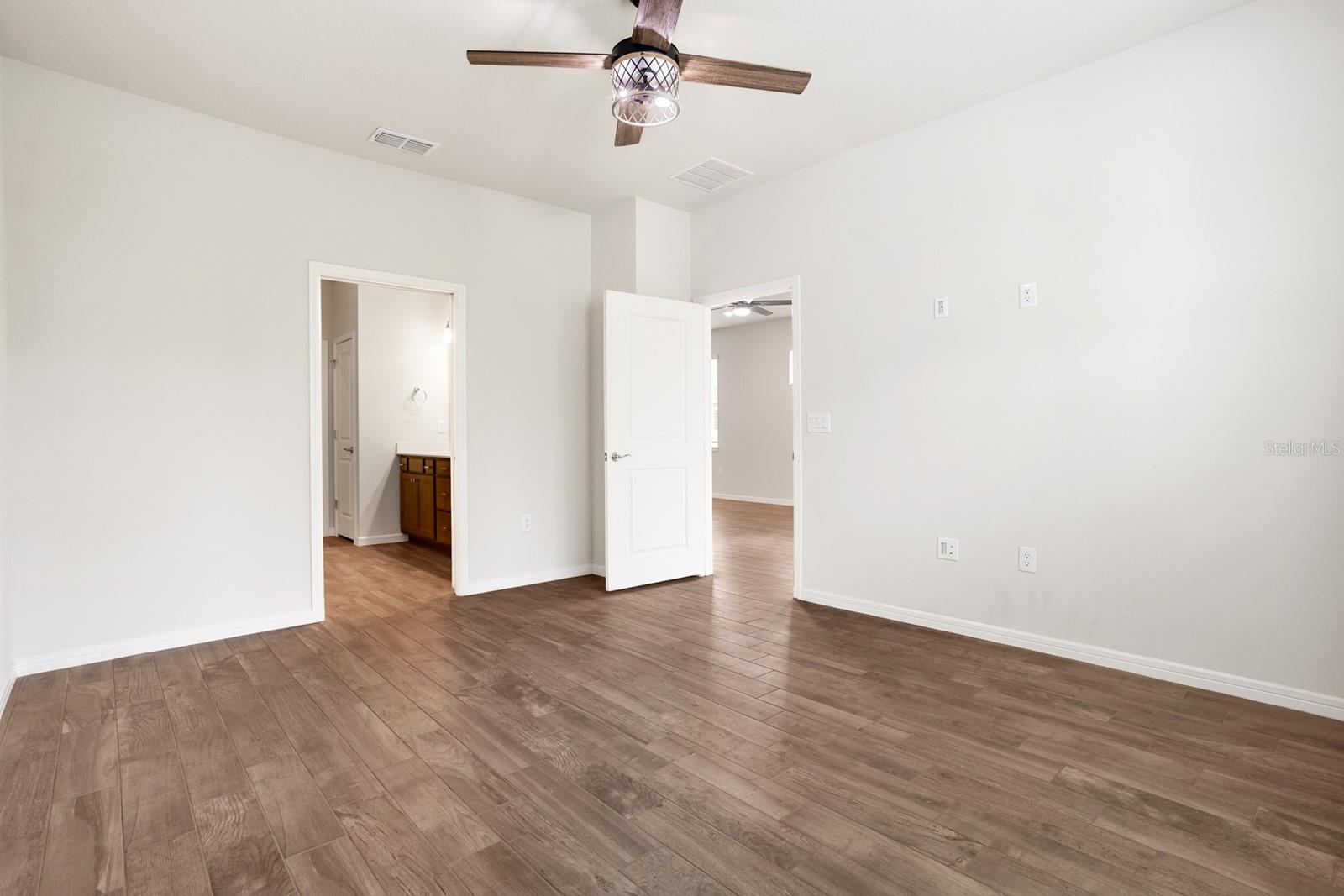 Image 36 of 40 For 2458 Cliff Way