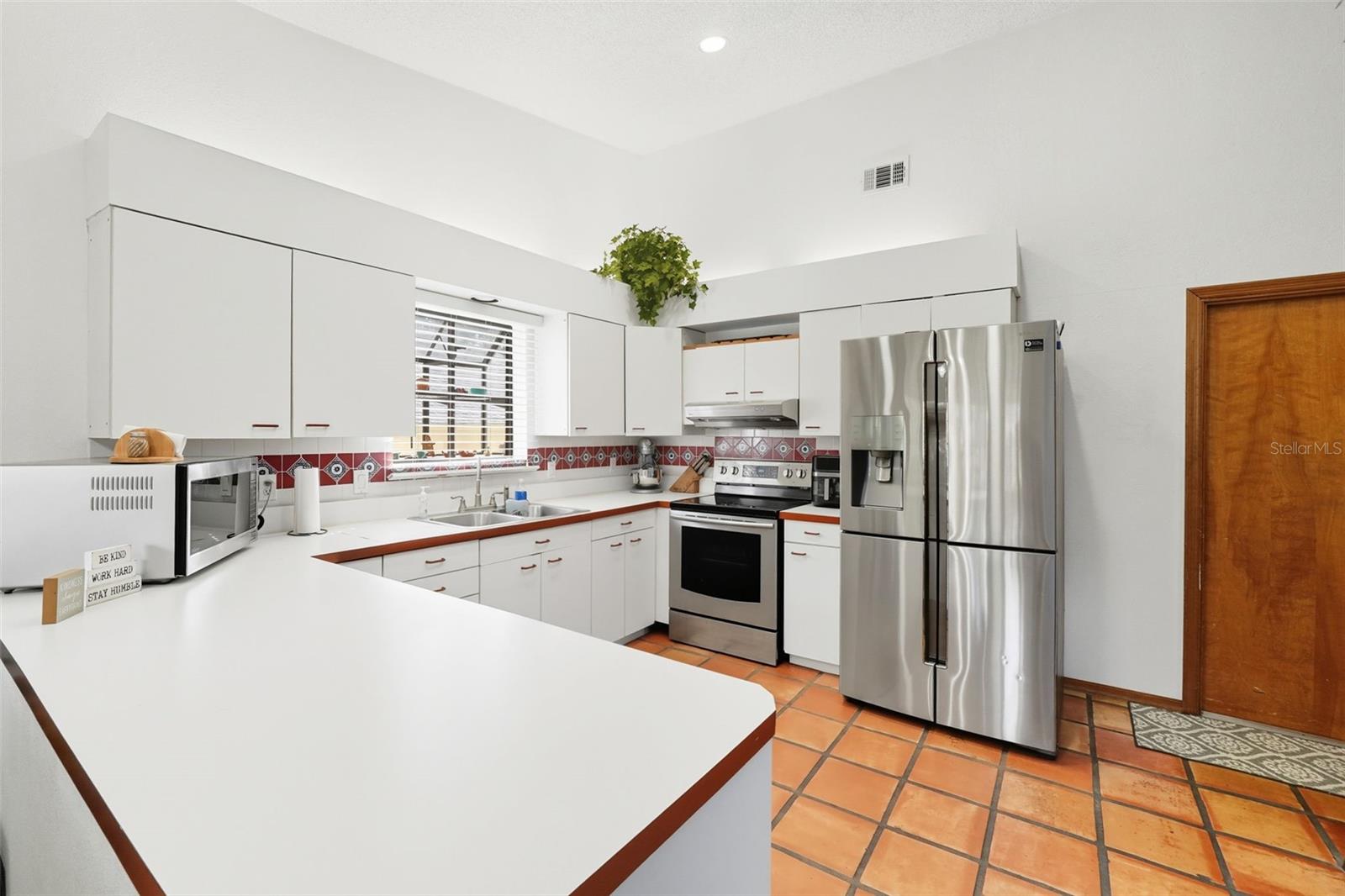 Image 10 of 33 For 2701 Canterclub Trail