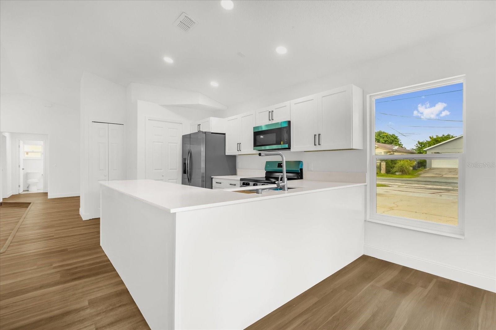 Image 3 of 20 For 8514 Rainbow Avenue