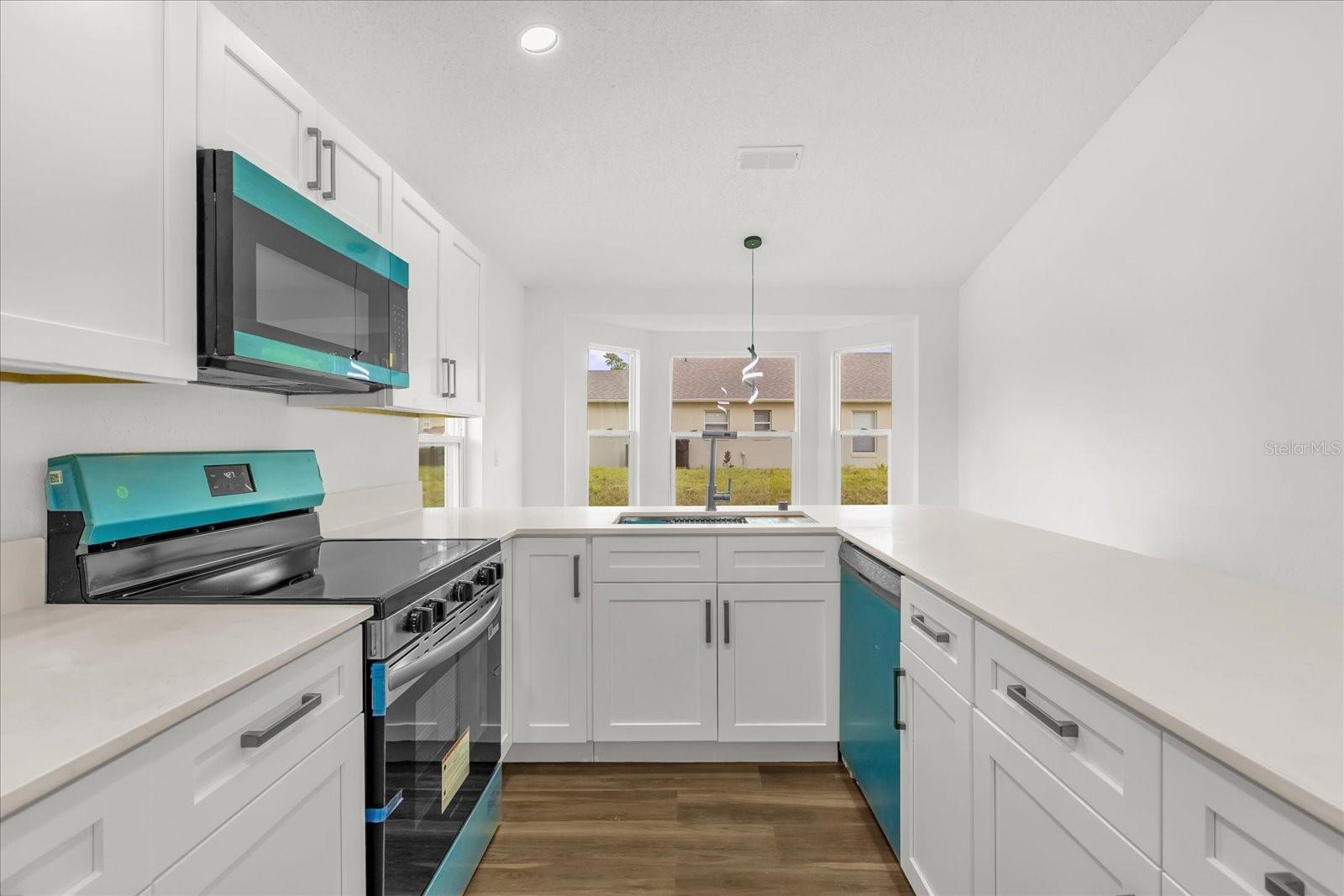 Image 6 of 20 For 8514 Rainbow Avenue