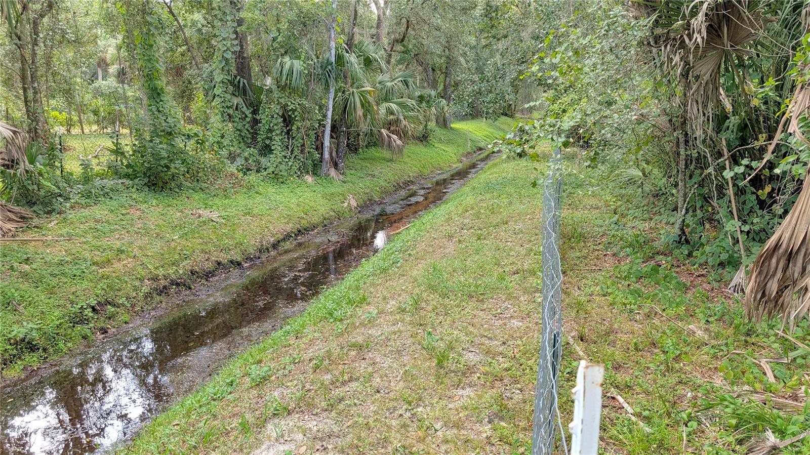 Image 10 of 26 For 25212 Luke Street