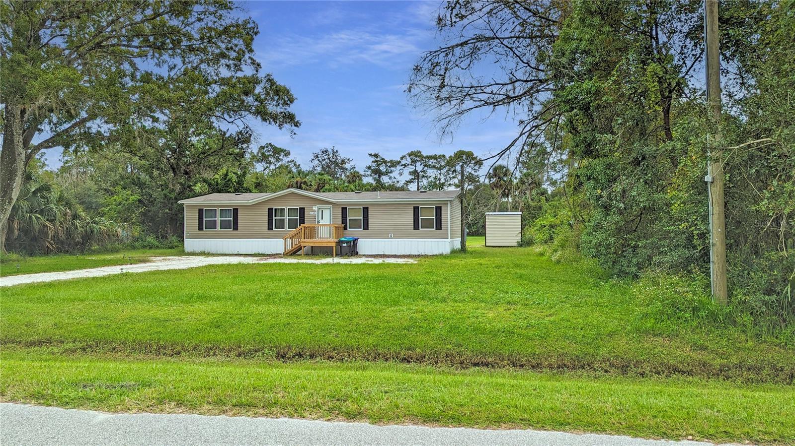 Image 18 of 26 For 25212 Luke Street