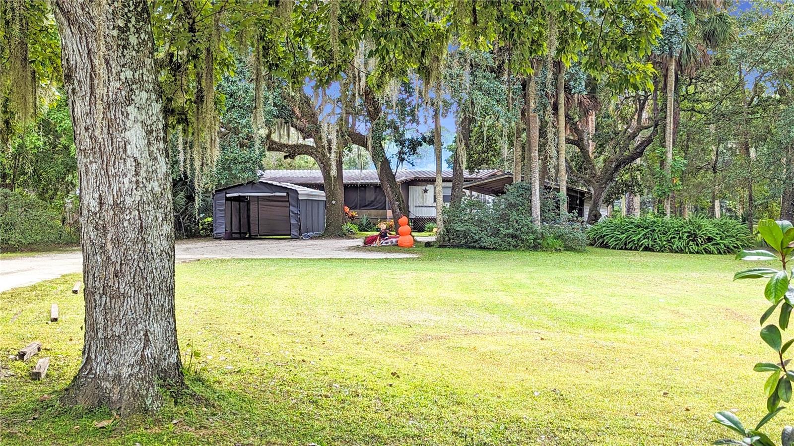 Image 21 of 26 For 25212 Luke Street