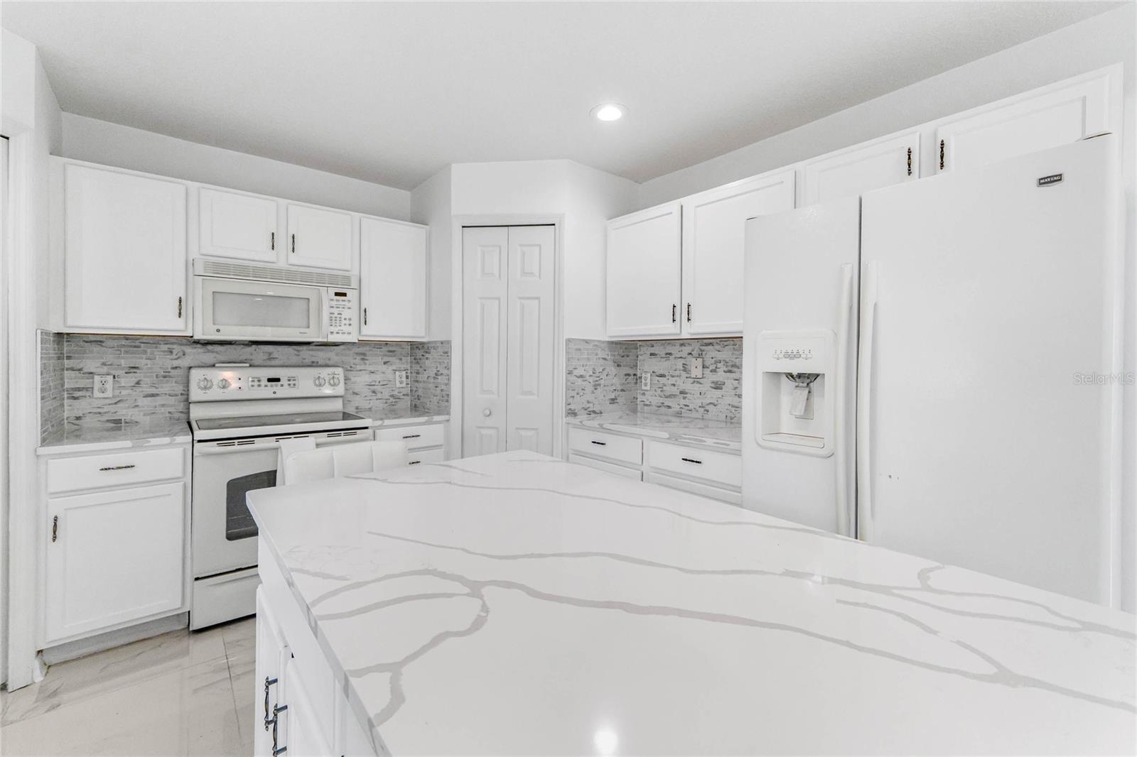 Image 13 of 39 For 1961 Thorngate Lane