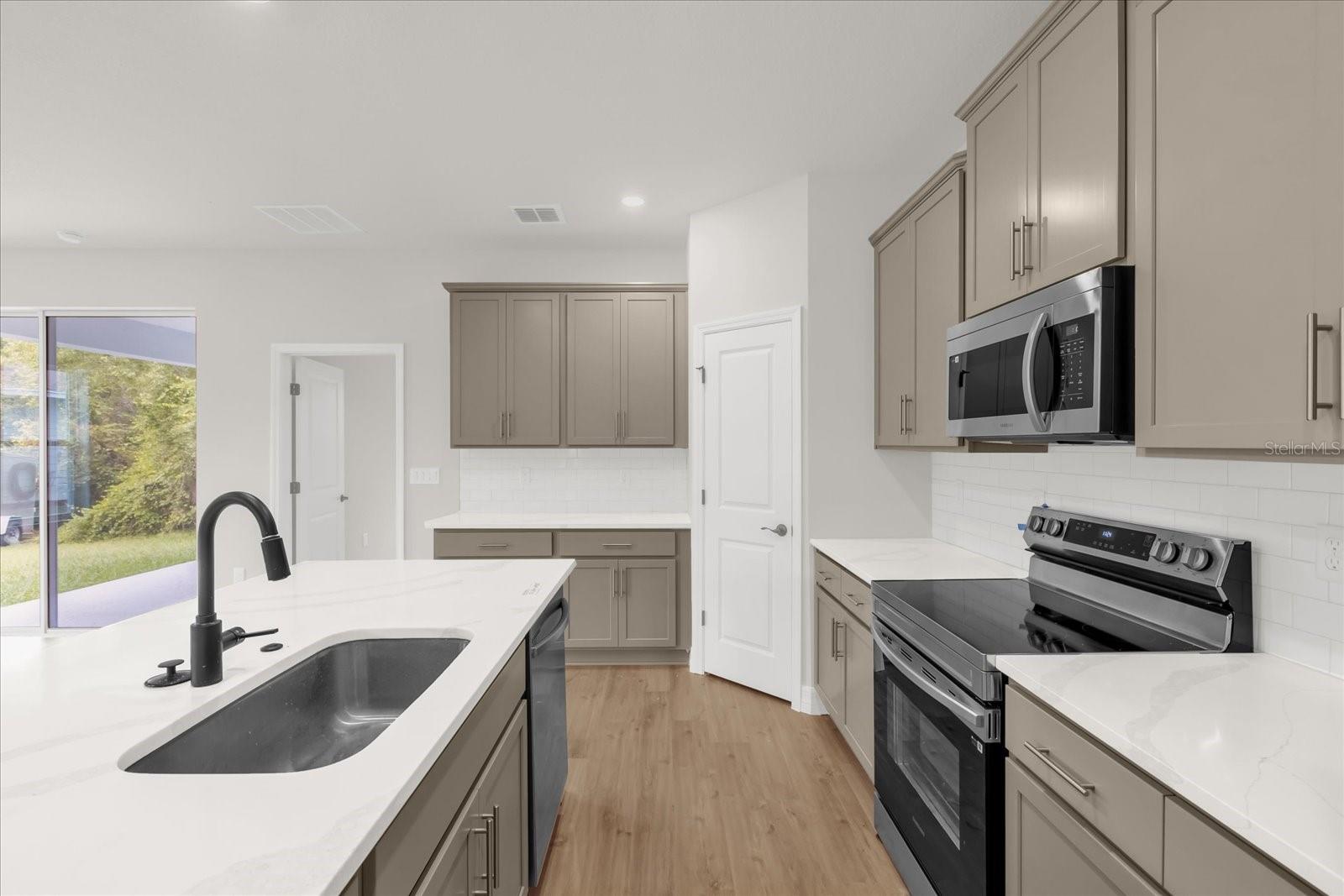 Image 6 of 34 For 13990 Sw 34th Terrace Rd