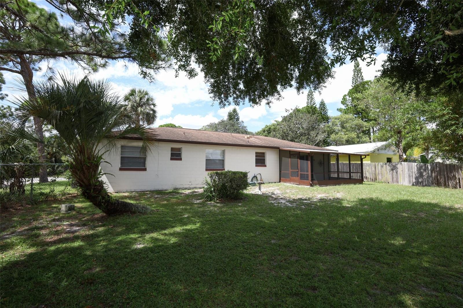 Image 14 of 33 For 306 Loch Low Drive