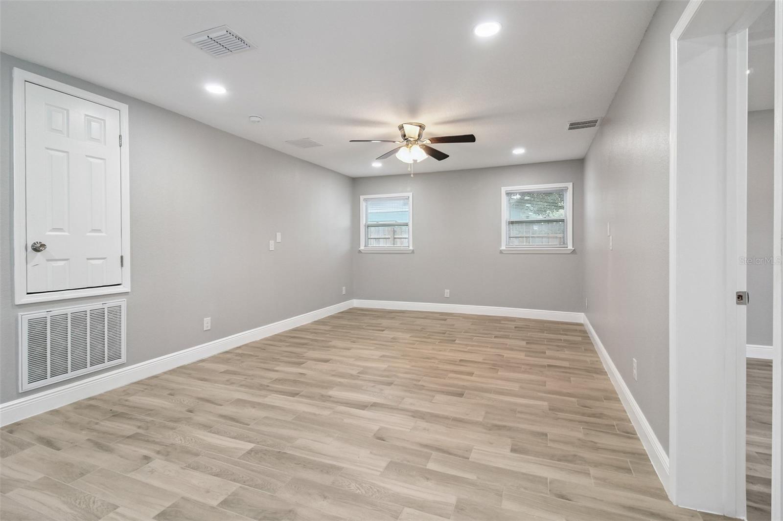Image 19 of 34 For 1715 Don San George Court