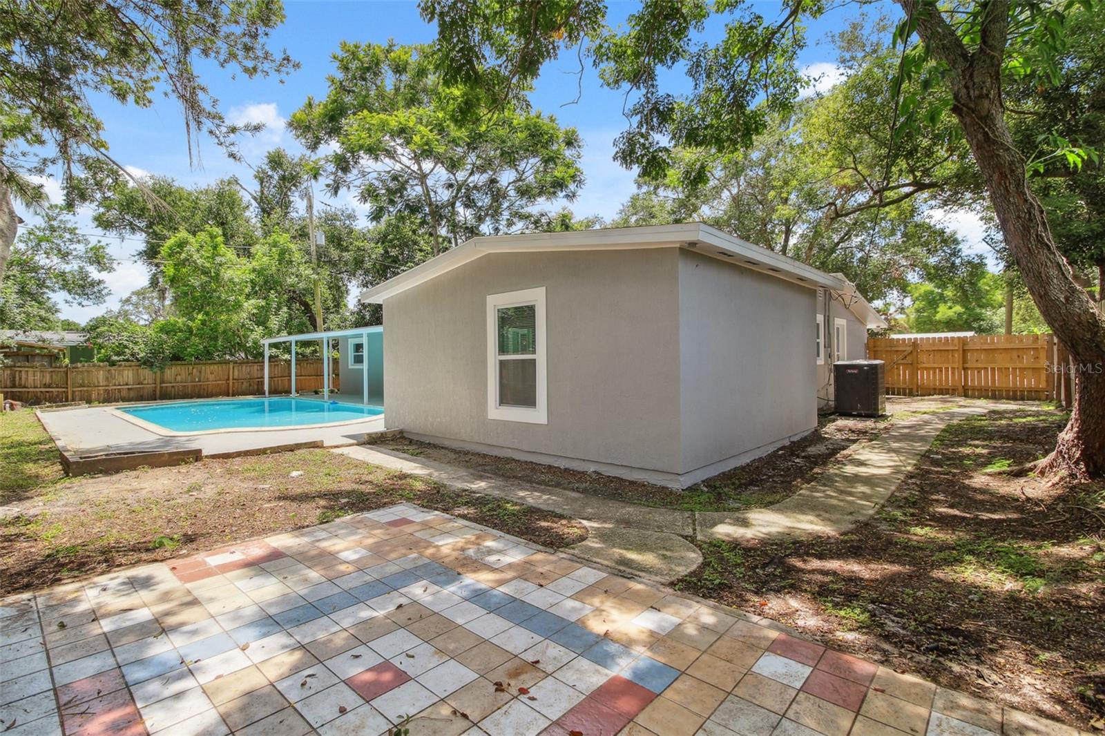 Image 32 of 34 For 1715 Don San George Court