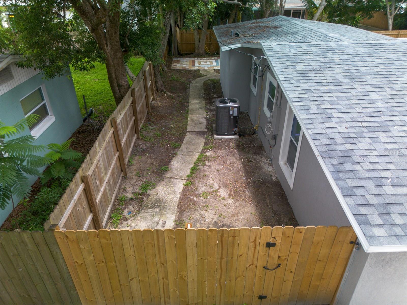 Image 33 of 34 For 1715 Don San George Court