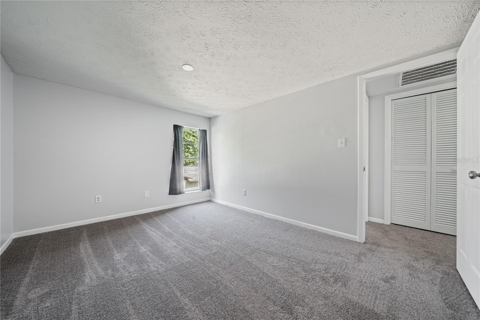 Image 15 of 25 For 15816 Hound Horn Lane