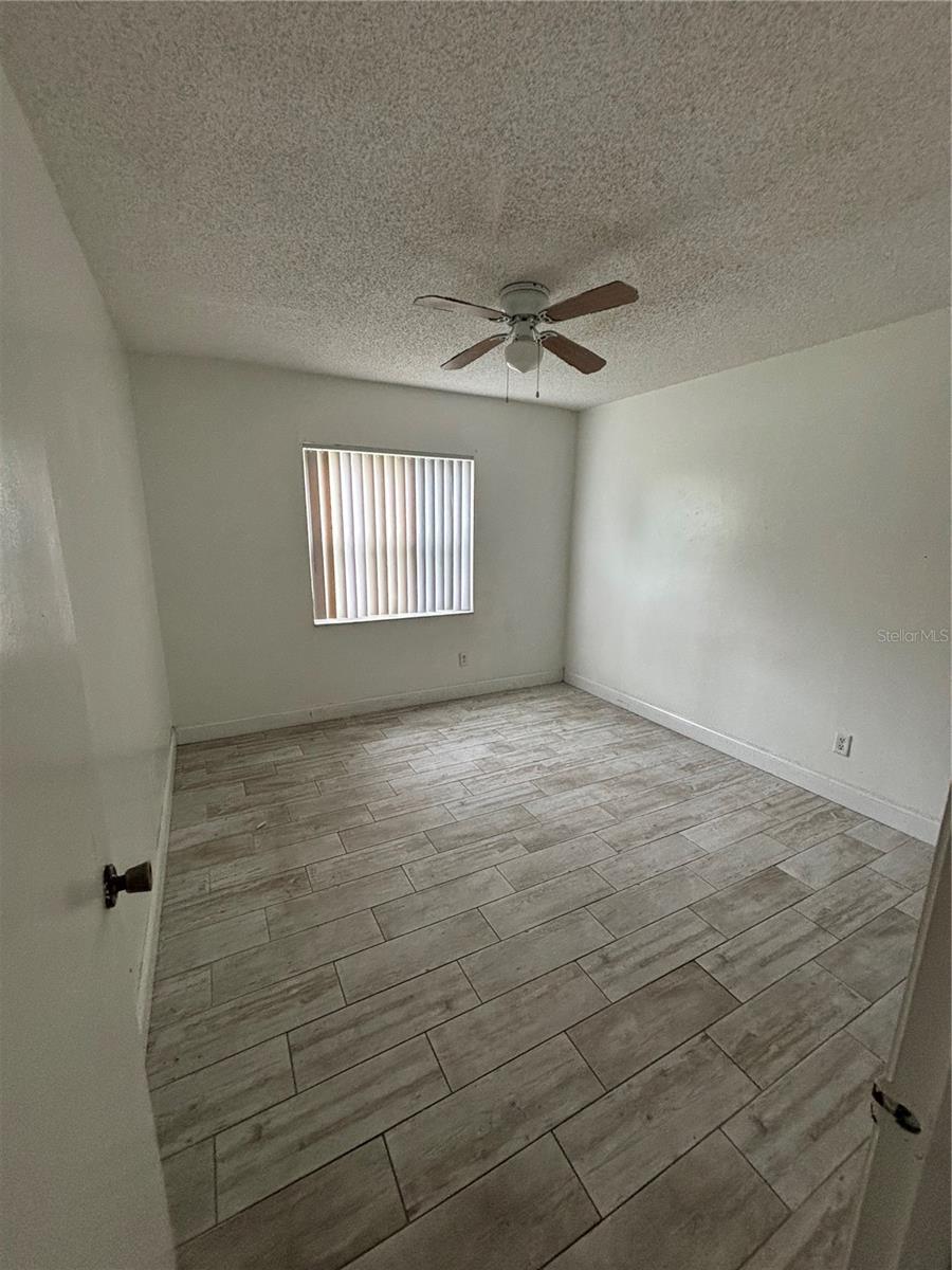 Image 13 of 22 For 9950 Turf Way 02