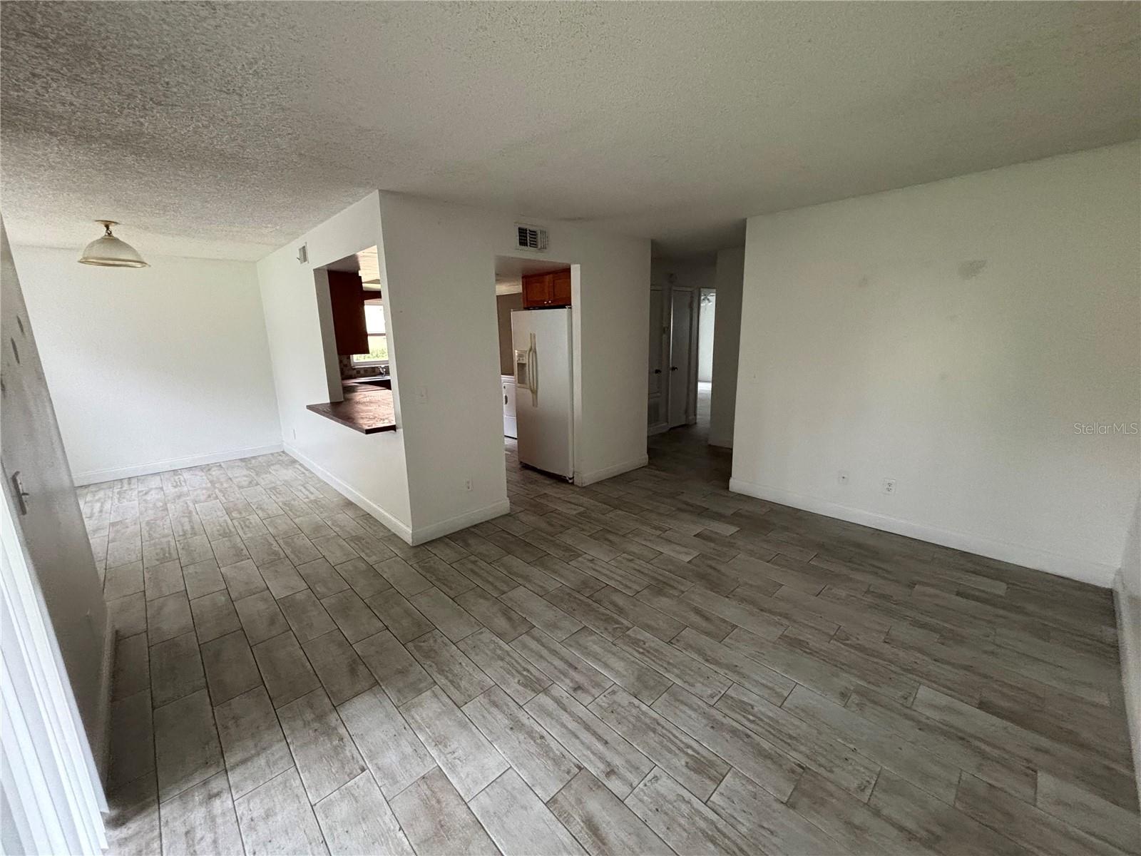 Image 7 of 22 For 9950 Turf Way 02