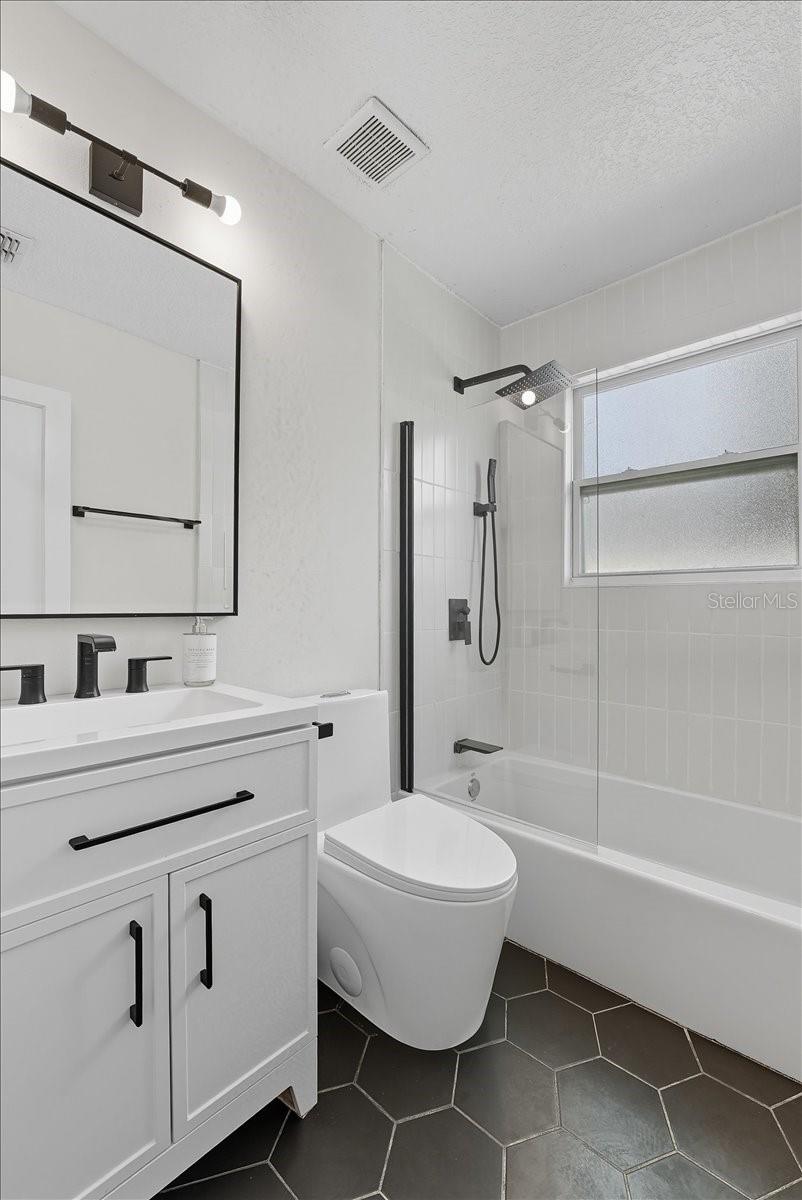Image 16 of 35 For 732 Concord Street