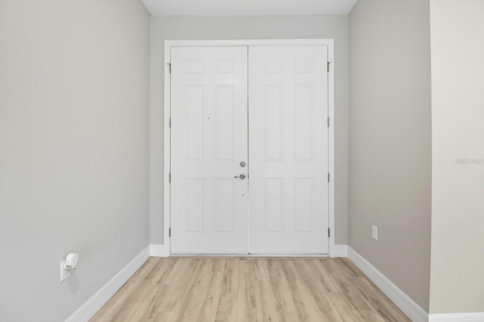 Listing photo id 4 for 55 Woodfield Circle