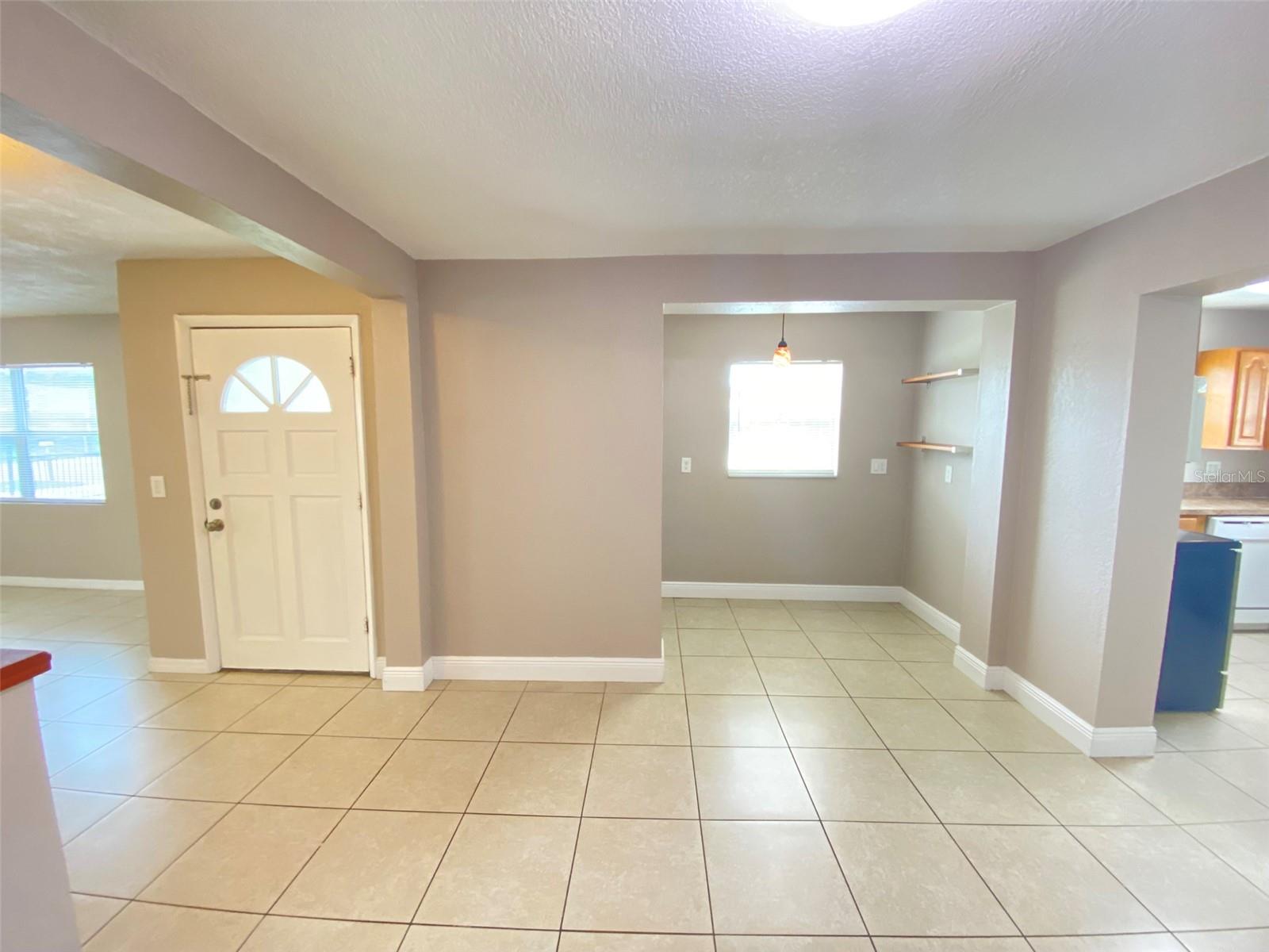Image 18 of 40 For 661 Encino Way