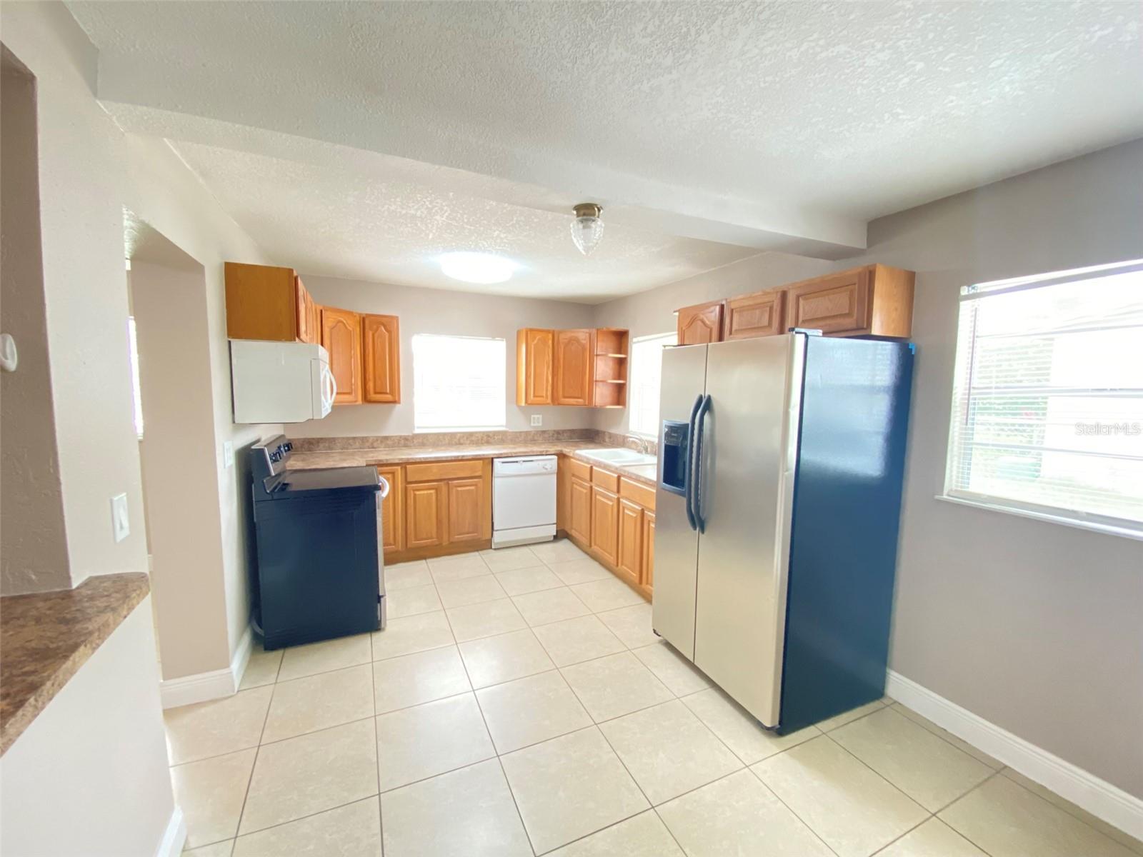 Image 2 of 40 For 661 Encino Way