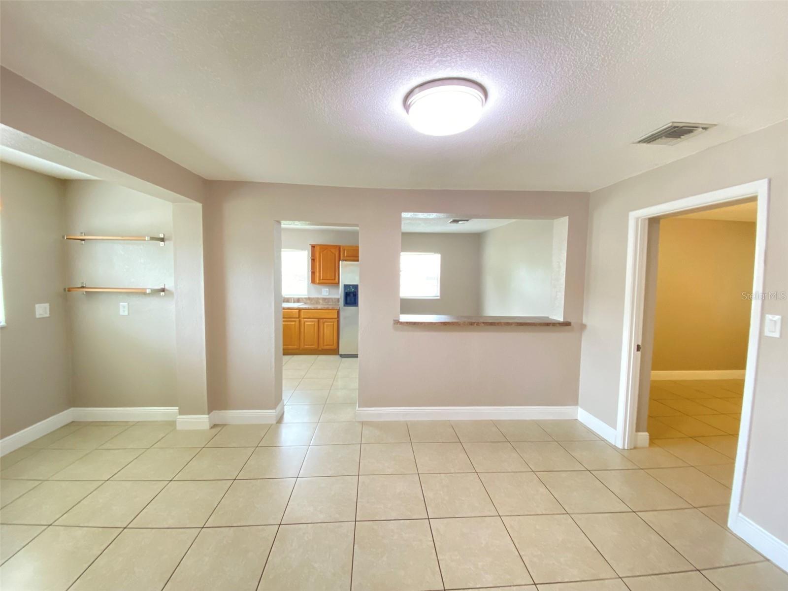 Image 21 of 40 For 661 Encino Way