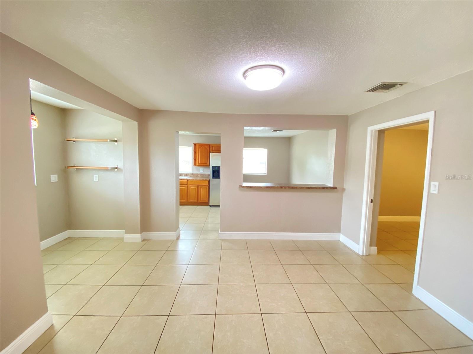Image 4 of 40 For 661 Encino Way