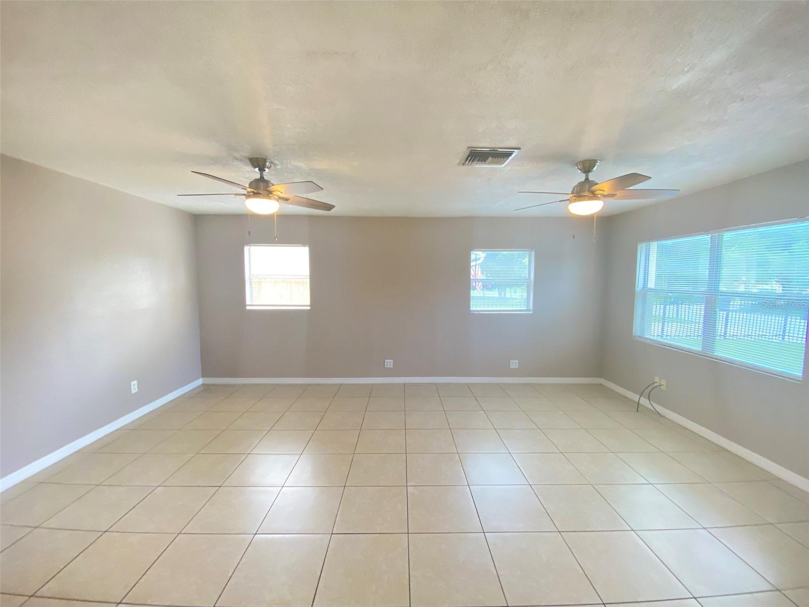 Image 7 of 40 For 661 Encino Way