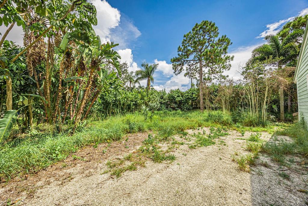 Image 17 of 56 For 4882 Bayshore Terrace