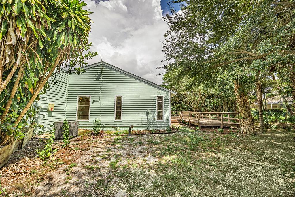 Image 9 of 56 For 4882 Bayshore Terrace