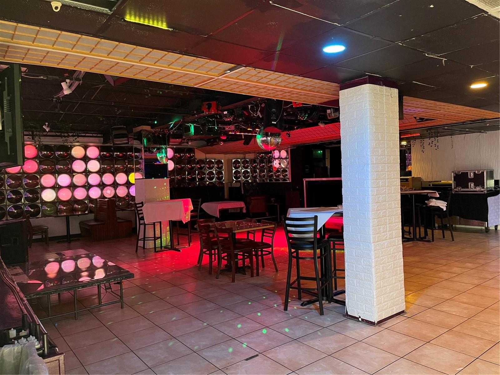 Image 4 of 8 For 1919 Colonial Drive