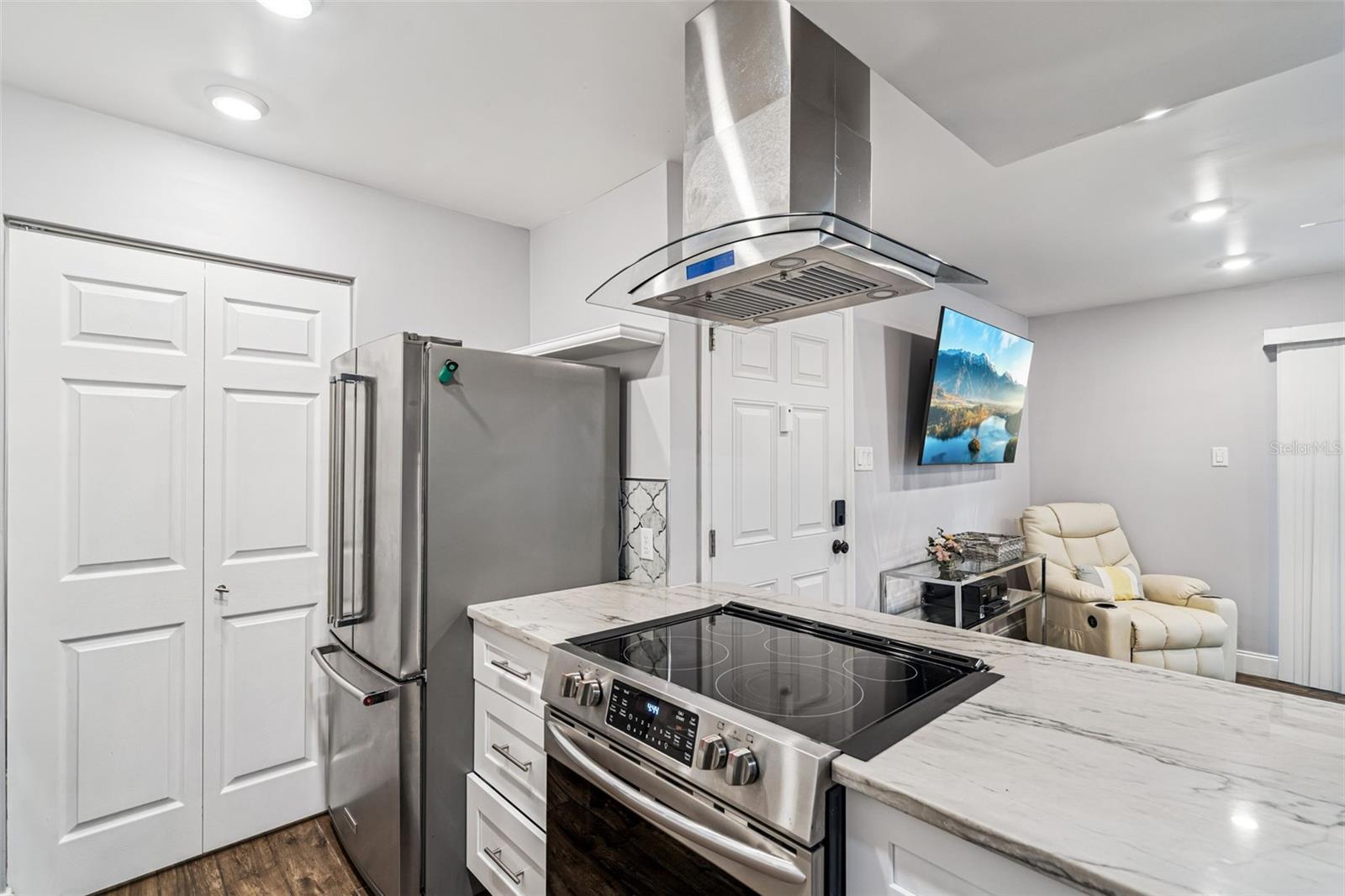 Image 13 of 25 For 3756 Idlebrook Circle 100