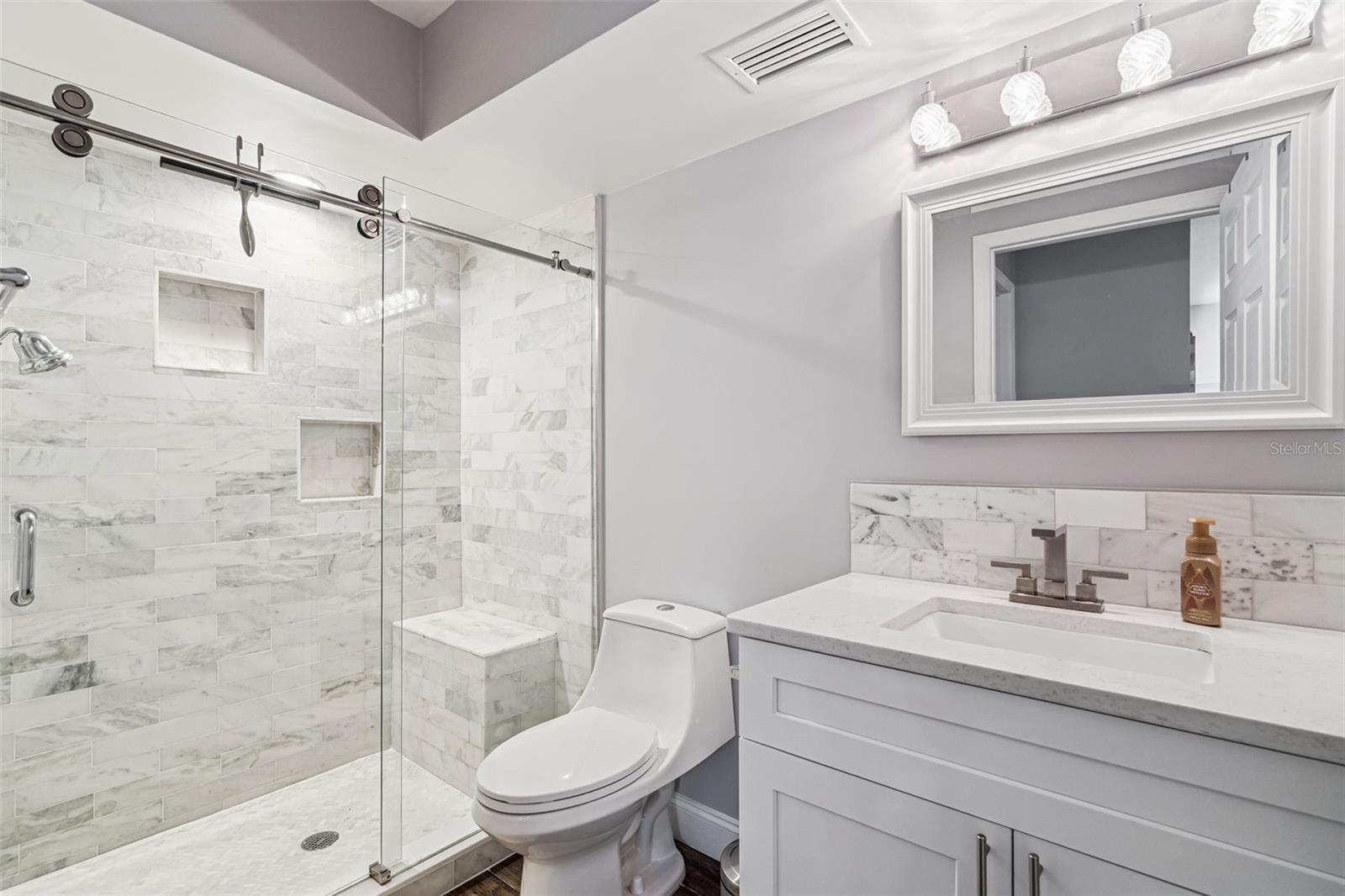 Image 18 of 25 For 3756 Idlebrook Circle 100