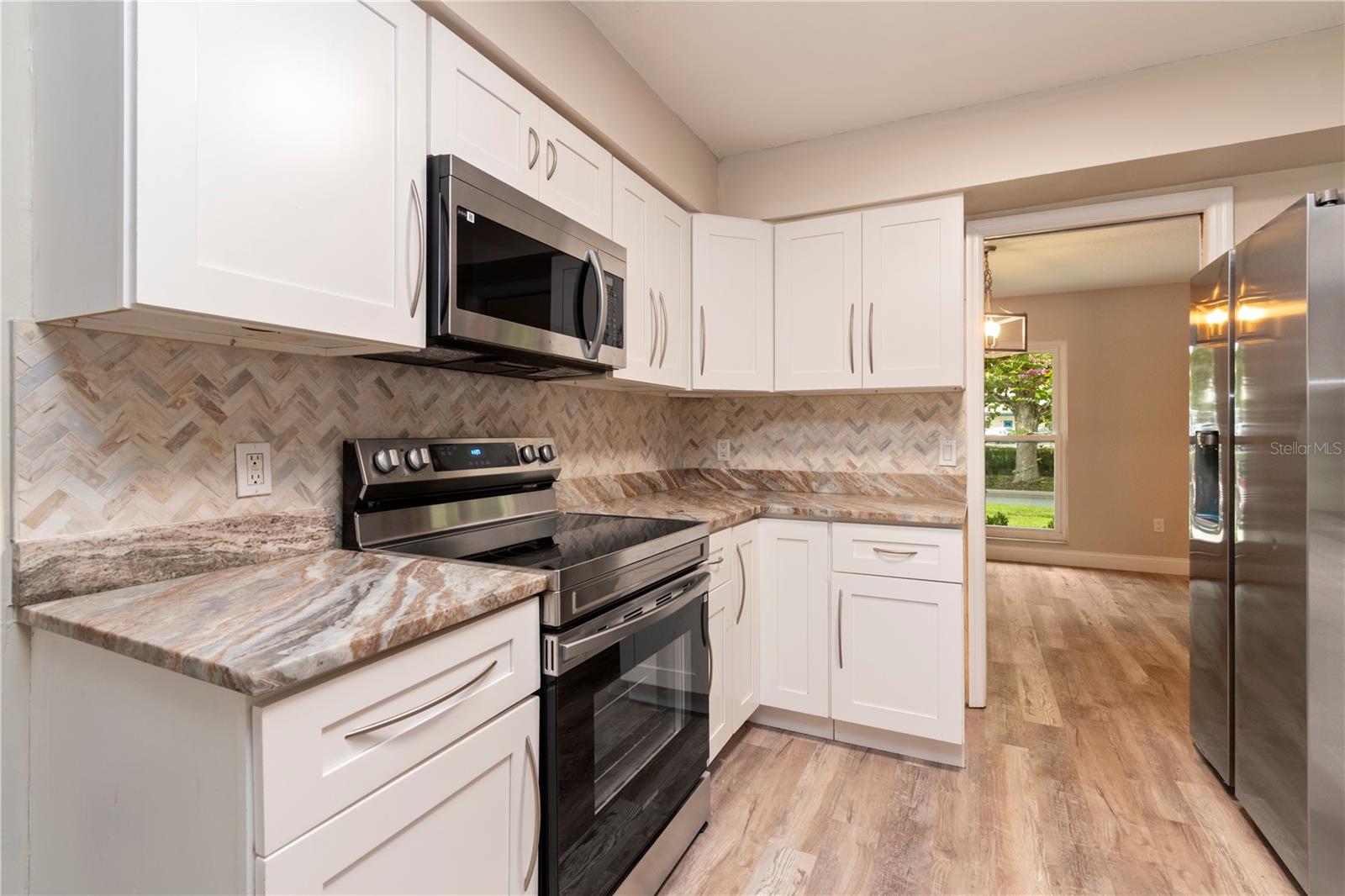 Image 11 of 33 For 617 Newport Avenue