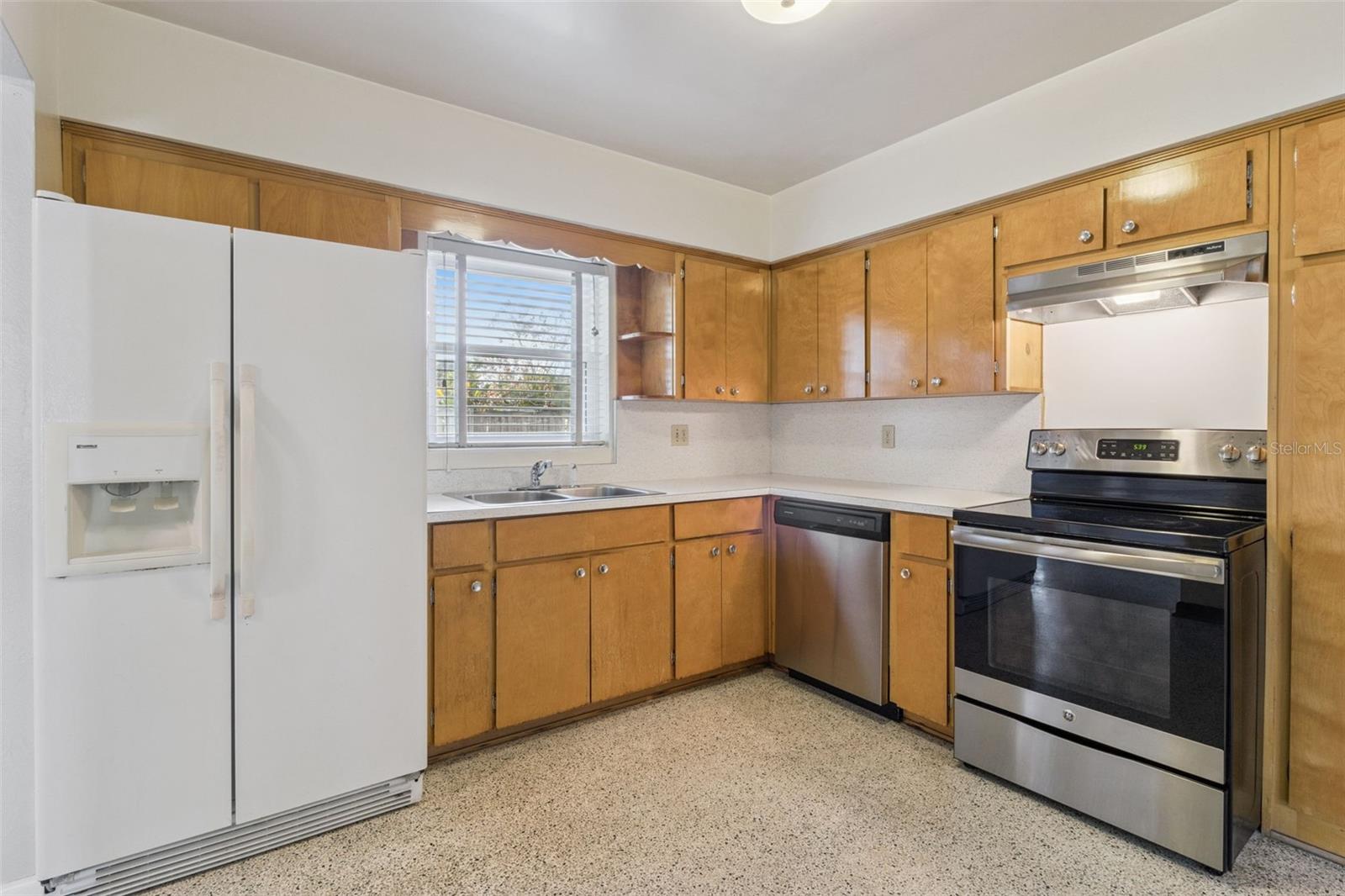 Image 11 of 46 For 5334 Newhall Avenue