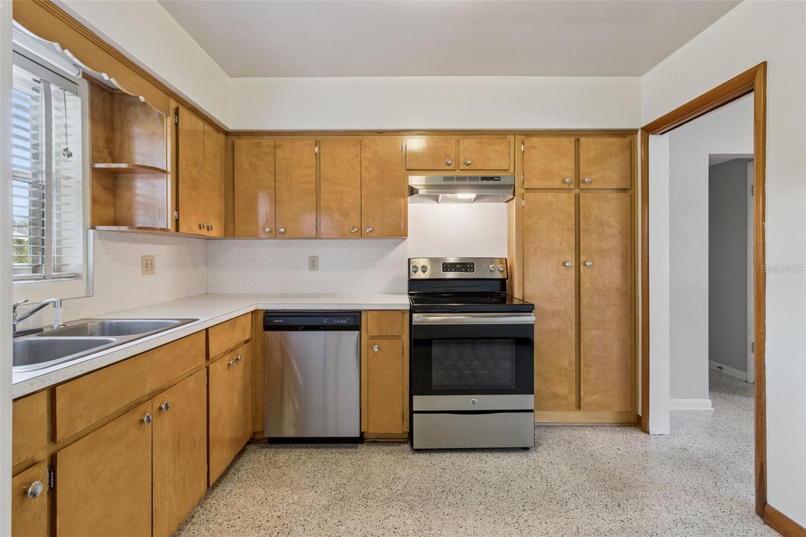 Image 12 of 46 For 5334 Newhall Avenue