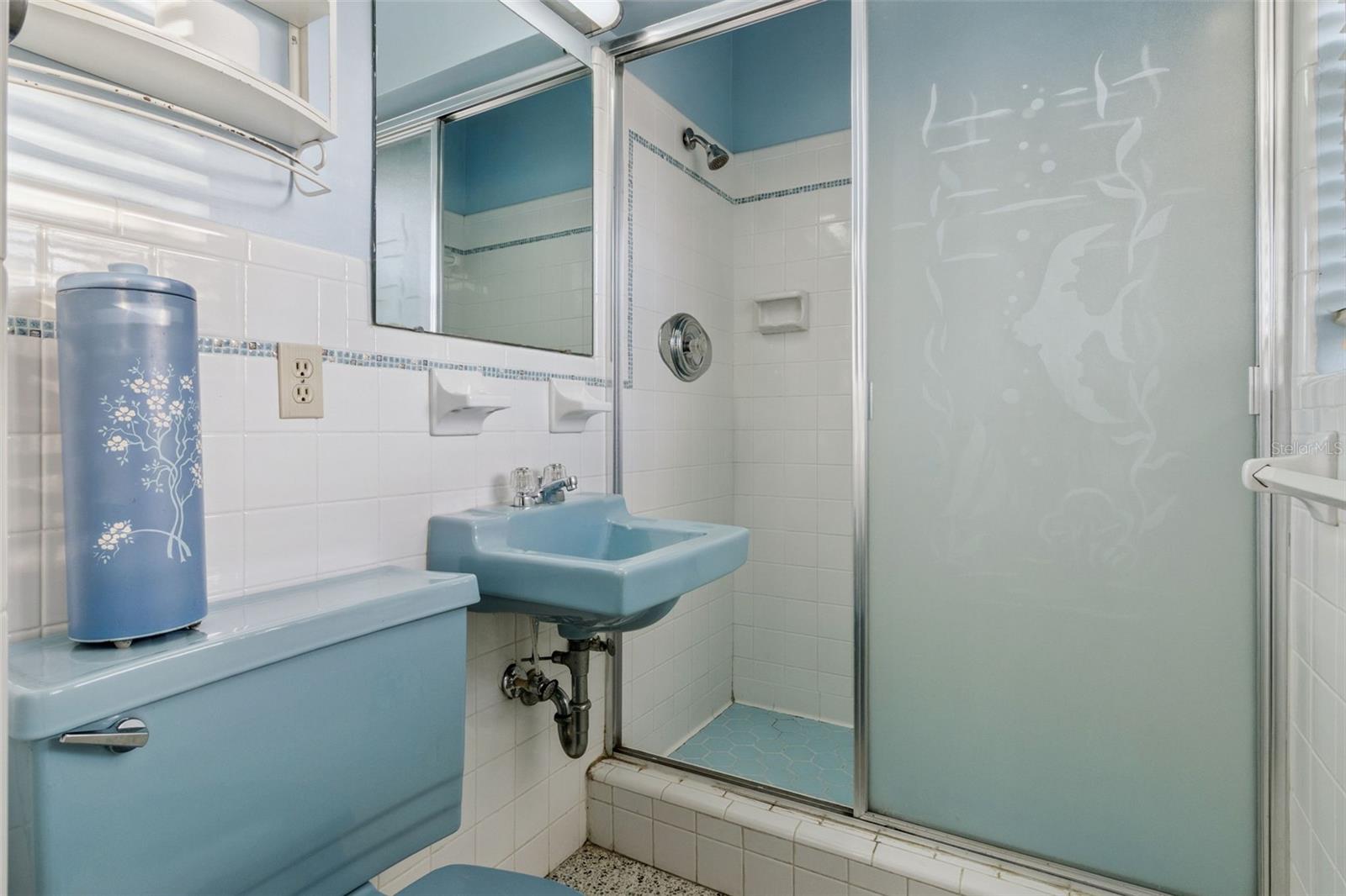 Image 24 of 46 For 5334 Newhall Avenue