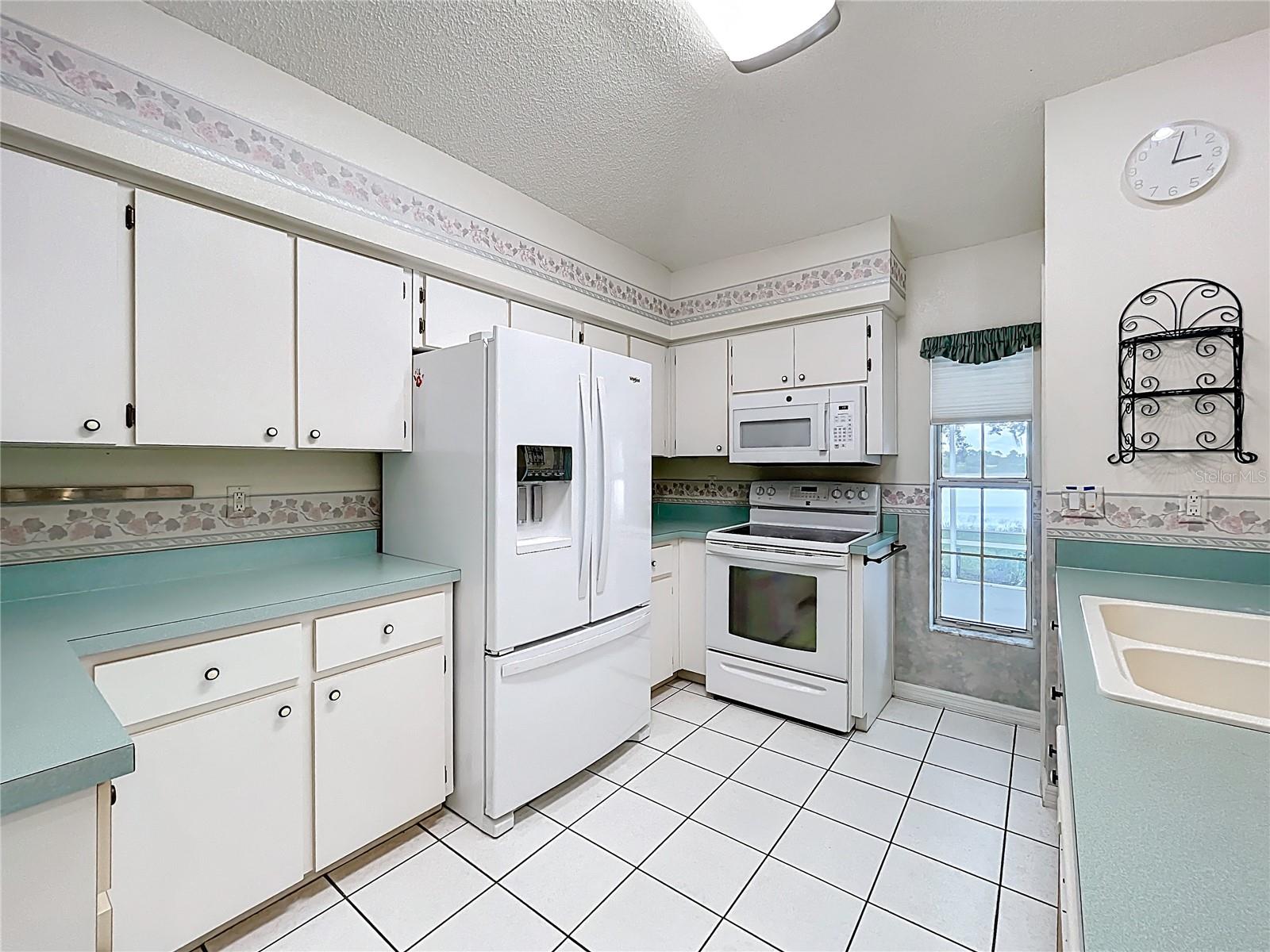 Image 15 of 63 For 5518 Queen Victoria Drive