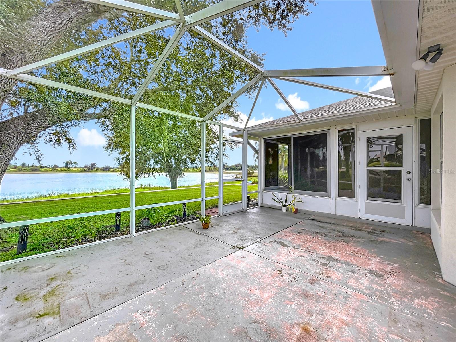 Image 42 of 63 For 5518 Queen Victoria Drive