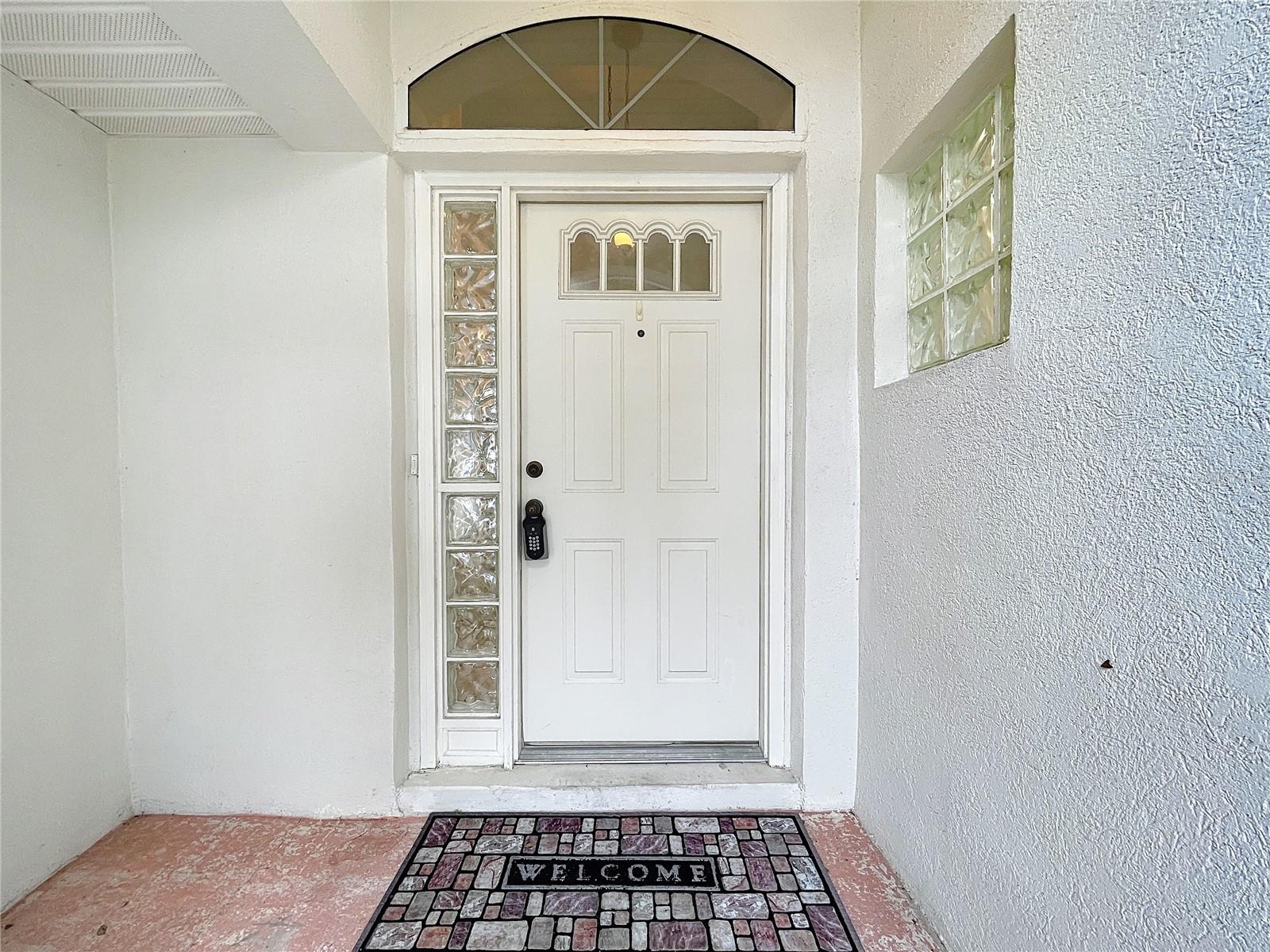 Image 6 of 63 For 5518 Queen Victoria Drive