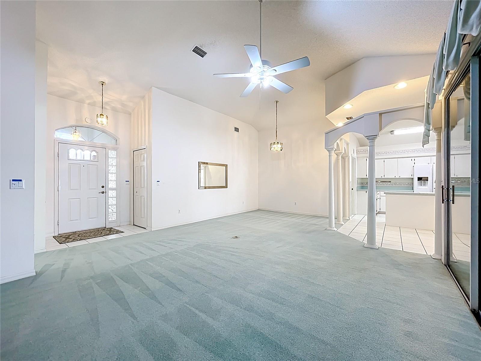 Image 8 of 63 For 5518 Queen Victoria Drive