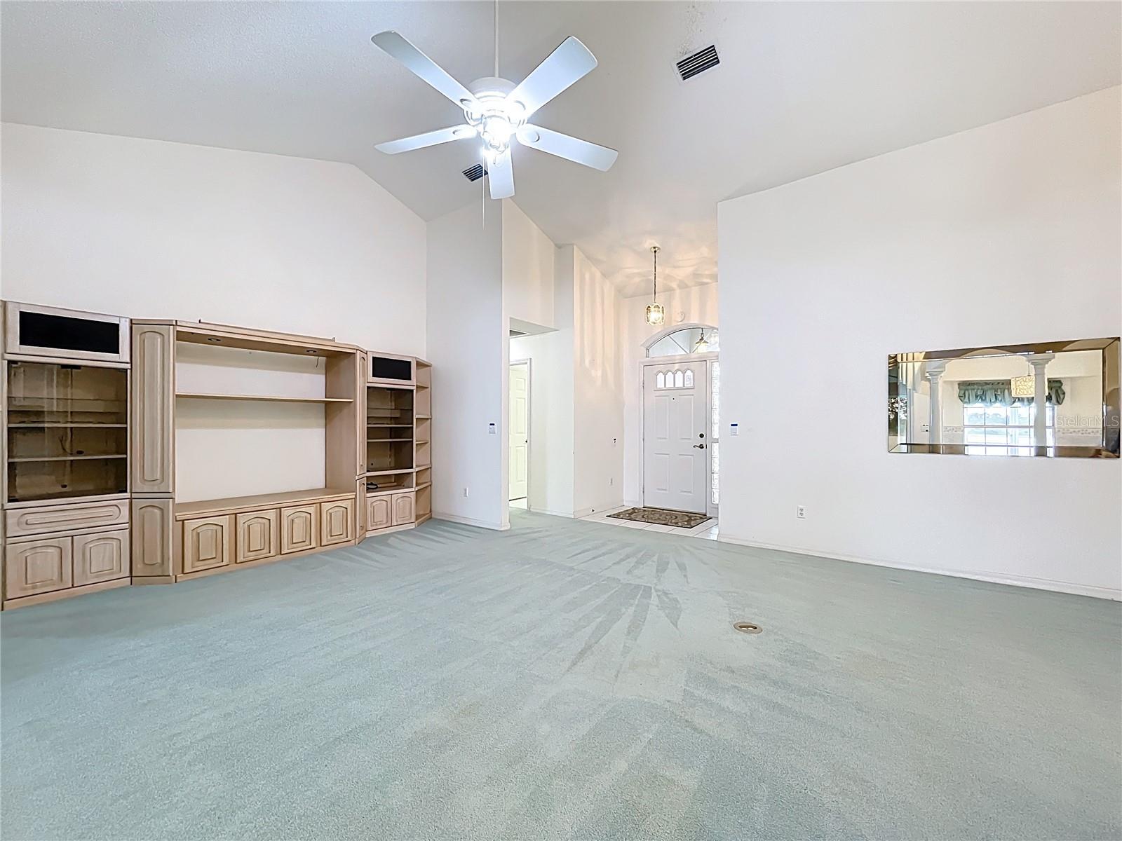 Image 9 of 63 For 5518 Queen Victoria Drive