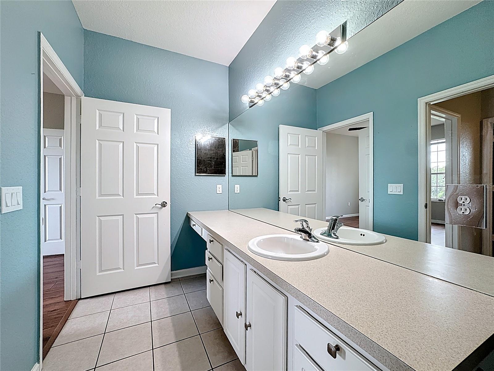 Image 23 of 41 For 8630 Buccilli Drive 309