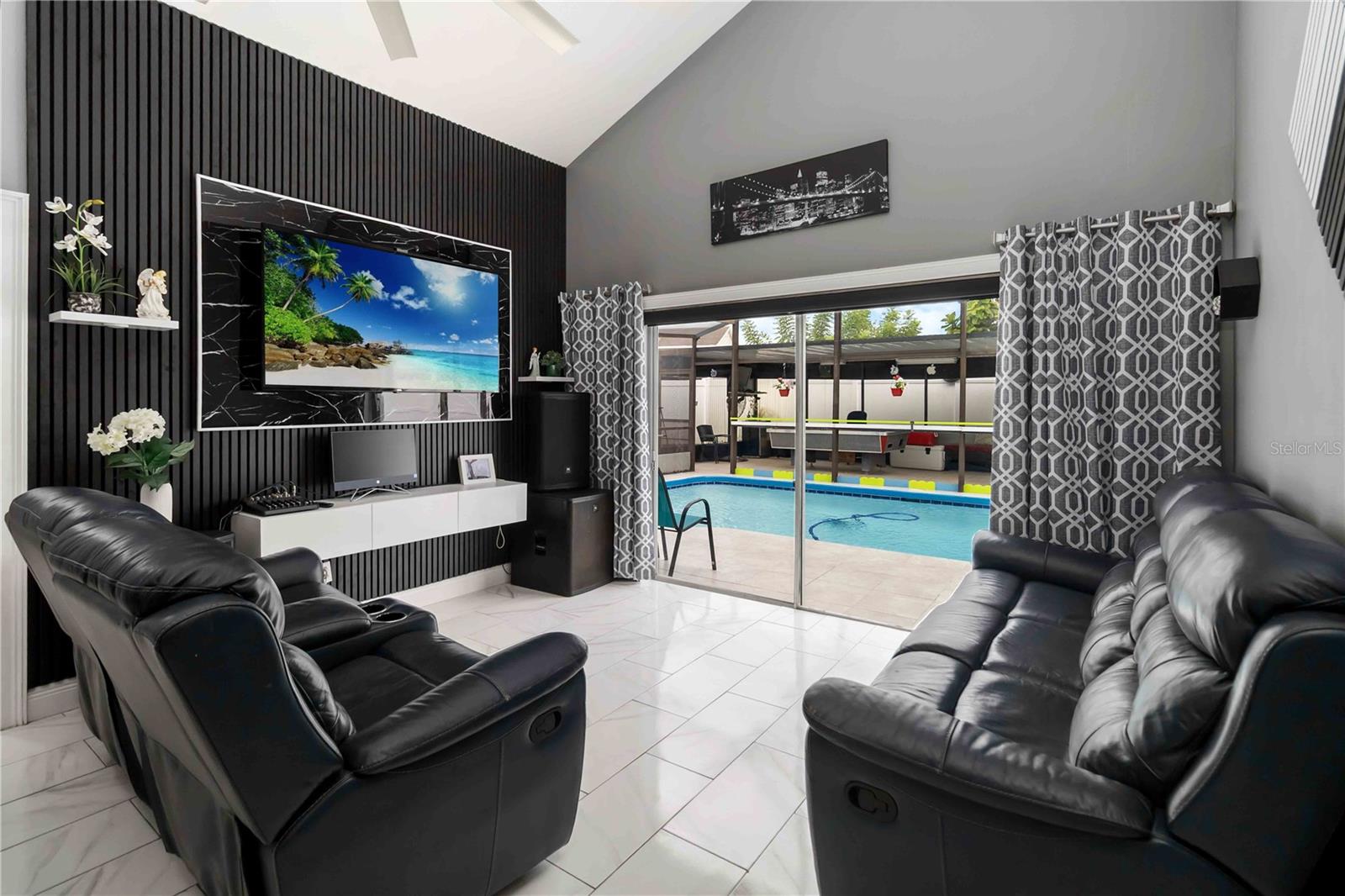 Image 16 of 44 For 203 Pelican Court