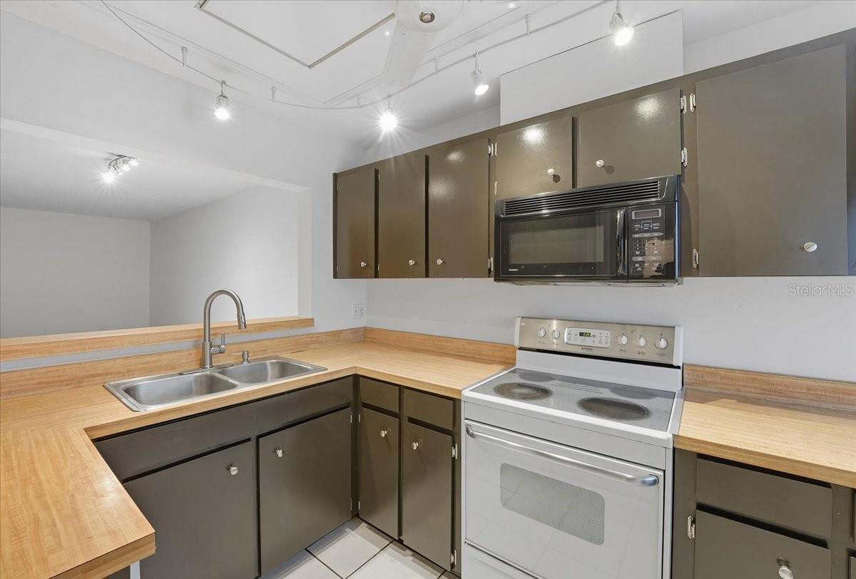 Image 3 of 17 For 2328 Inagua Way