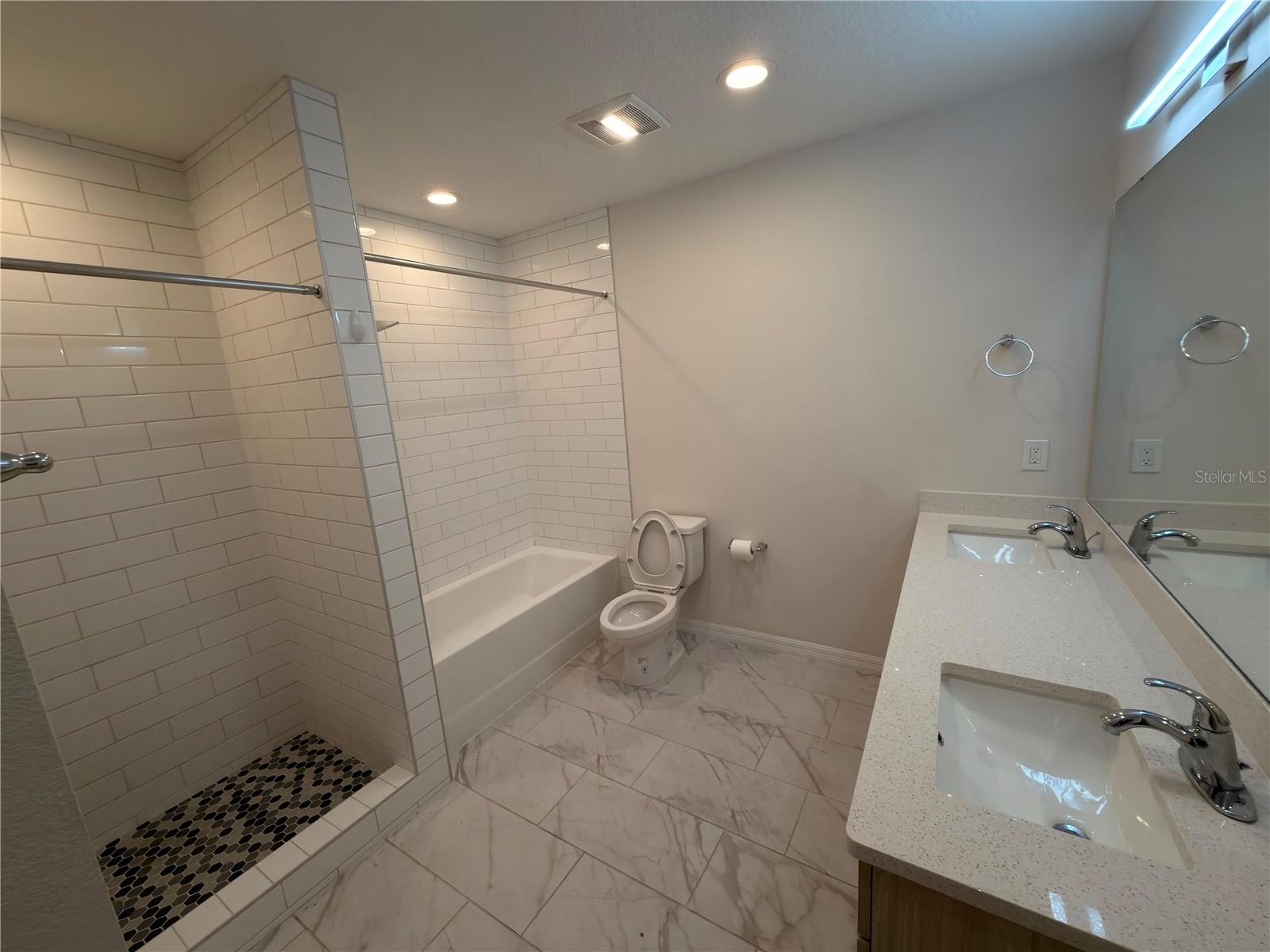 Image 41 of 76 For 2124 Penny Lane