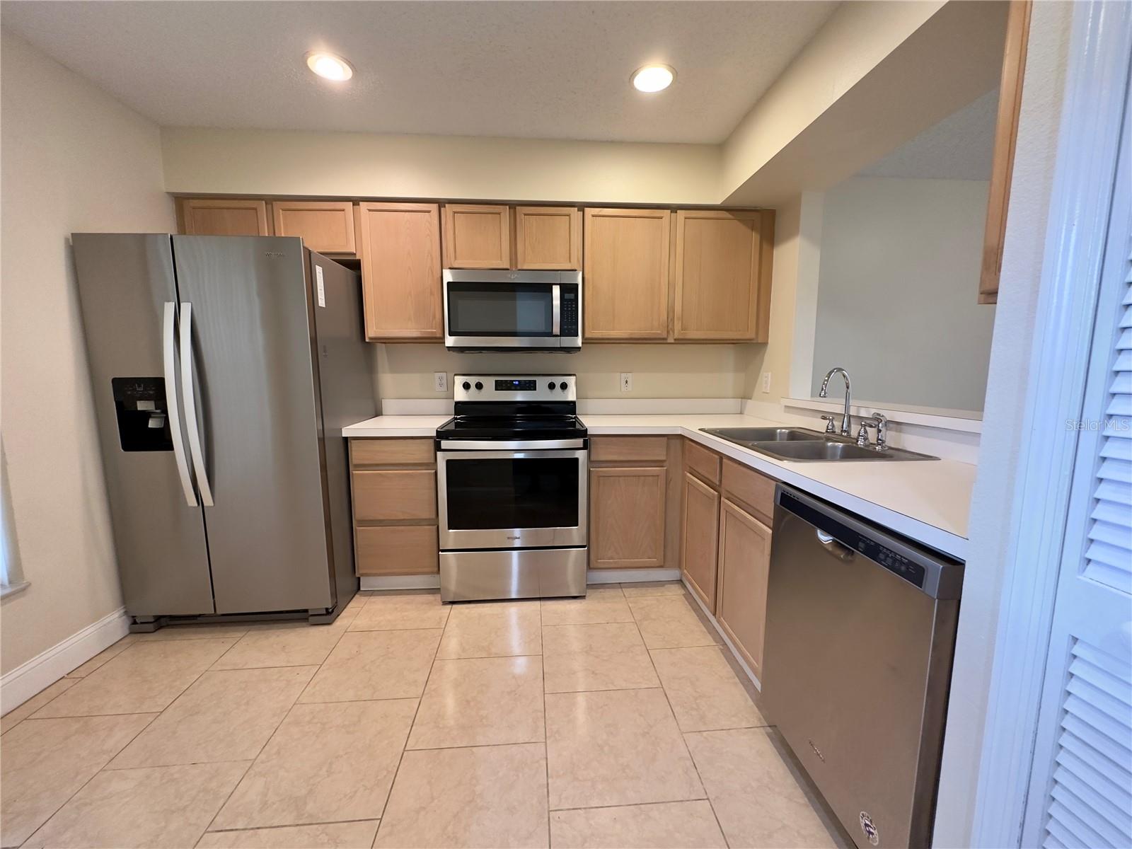 Image 2 of 14 For 13313 Fairway Glen Drive 102