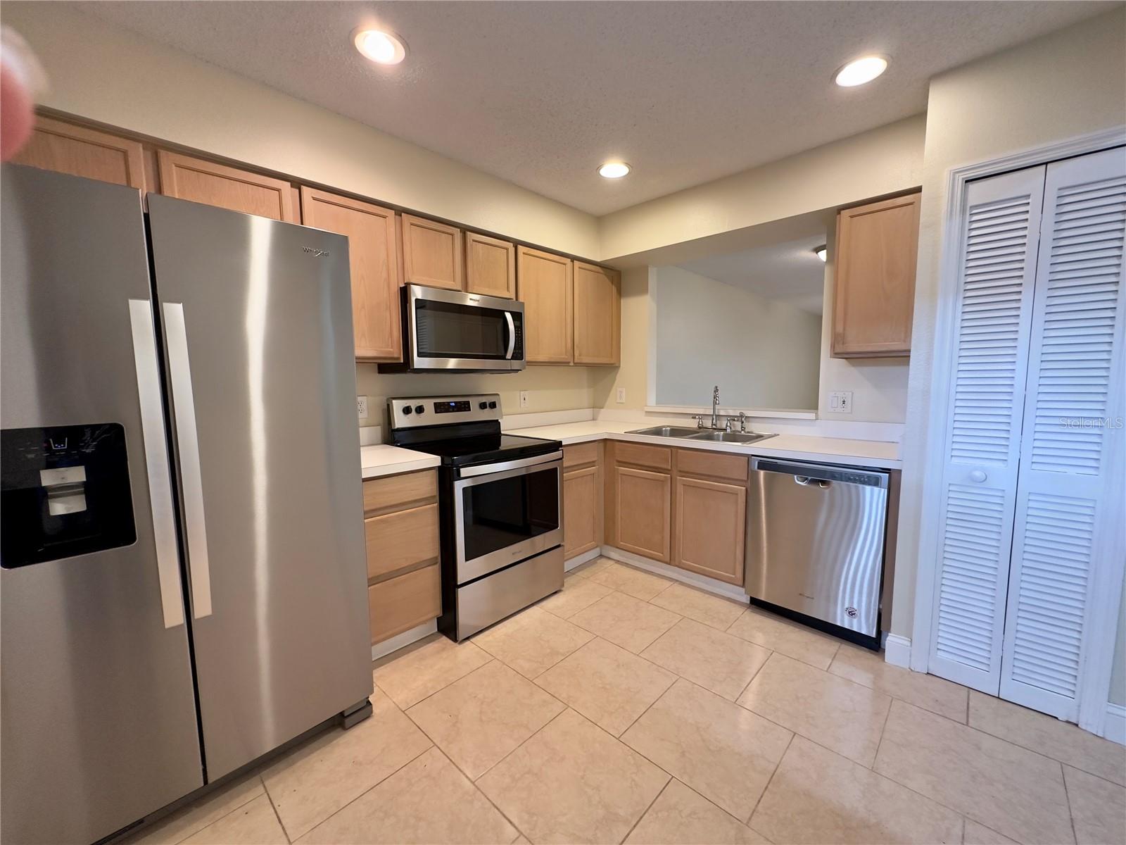 Image 3 of 14 For 13313 Fairway Glen Drive 102