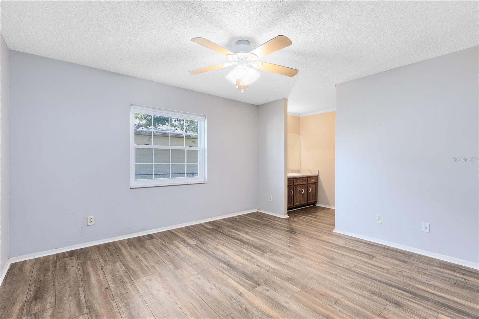 Image 12 of 27 For 2402 Franklin Drive