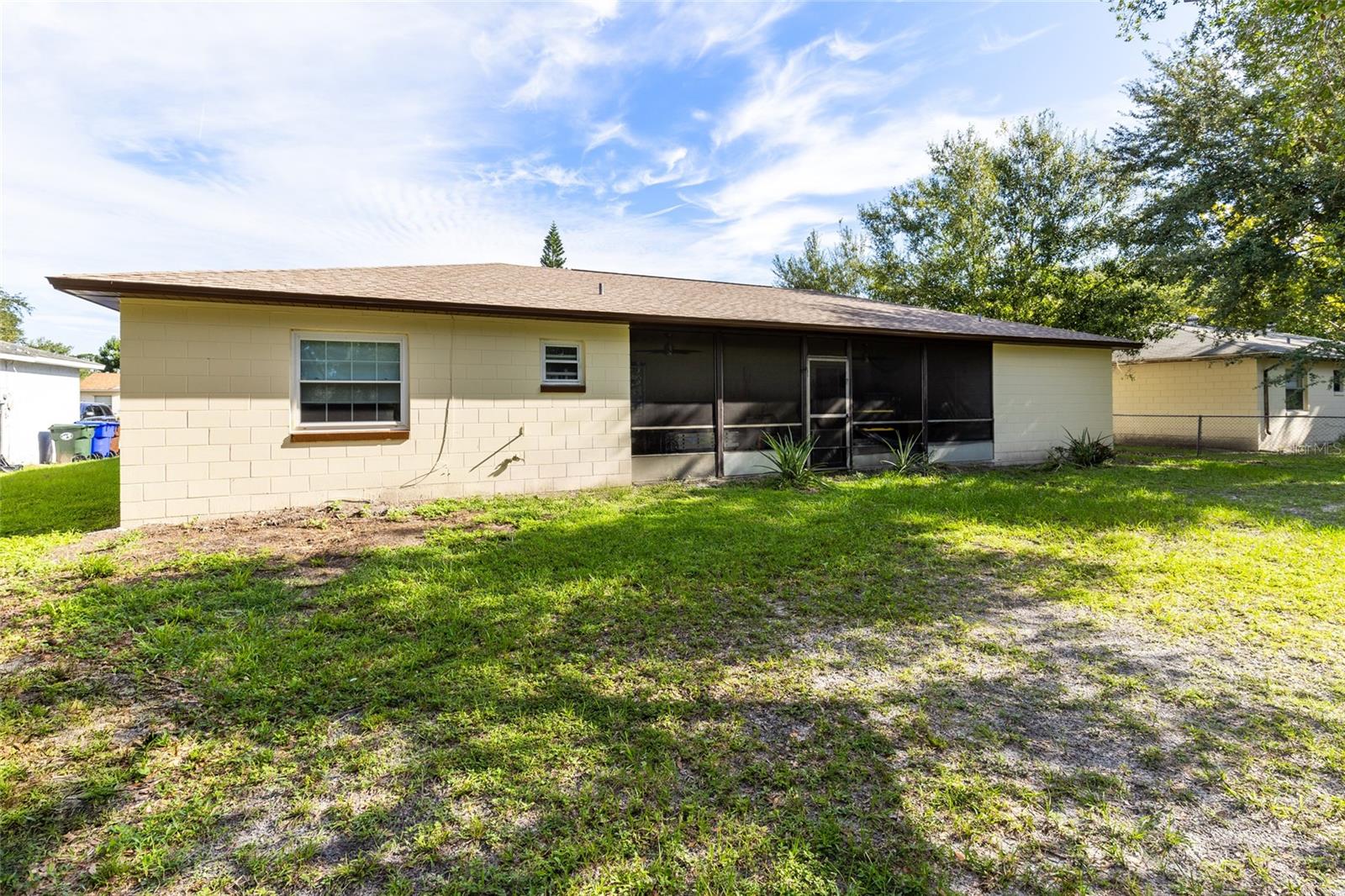 Image 19 of 27 For 2402 Franklin Drive