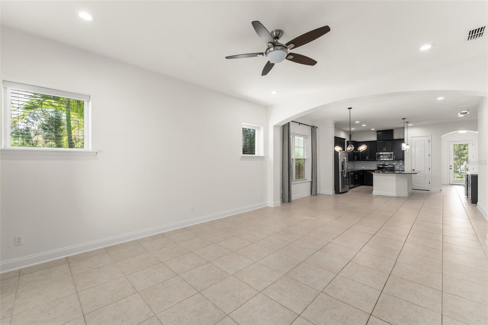 Image 12 of 39 For 8880 Reymont St.