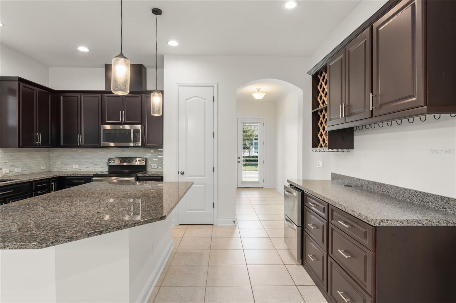 Image 14 of 39 For 8880 Reymont St.