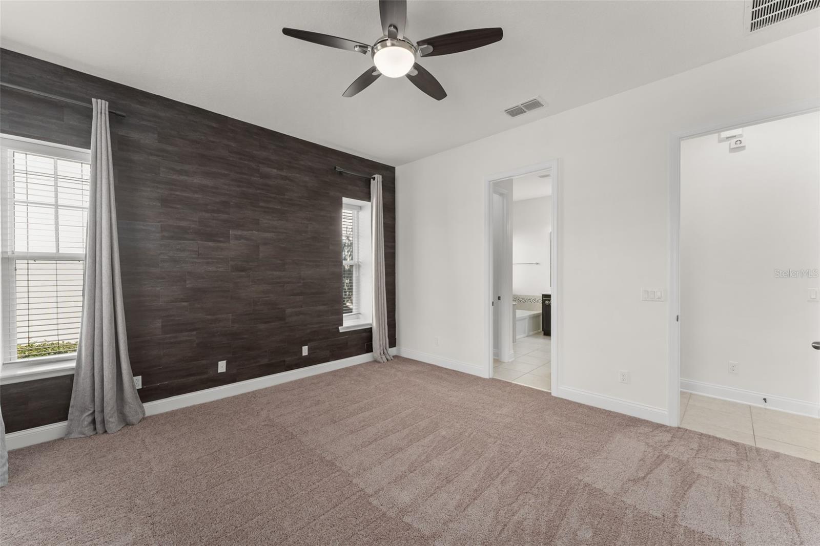 Image 21 of 39 For 8880 Reymont St.