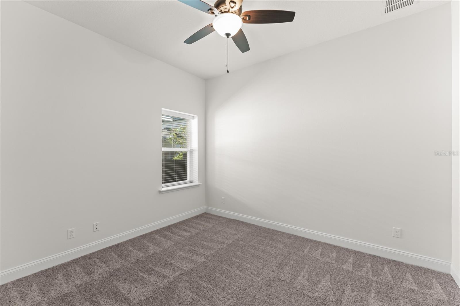 Image 28 of 39 For 8880 Reymont St.